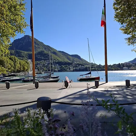 Superb & Modern Centro Lecco, In Galleria Roma By Eva Urban *