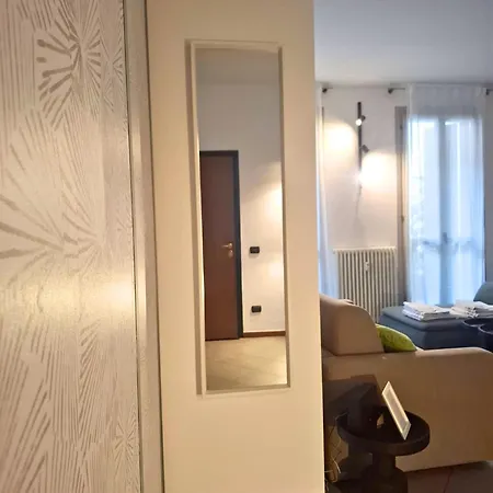شقة Superb & Modern Centro Lecco, In Galleria Roma By Eva Urban
